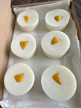 Load image into Gallery viewer, Hand-poured deluxe wax melts - ‘Bug Off’ Citronella
