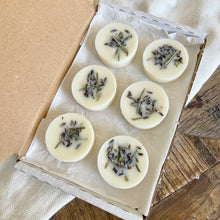 Load image into Gallery viewer, huski home natural handmade eco friendly soy wax melts lavender rosemary

