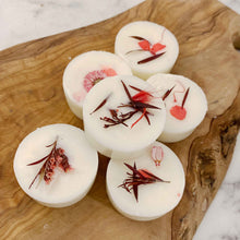 Load image into Gallery viewer, Hand-poured deluxe wax melts - Fleur Botanica
