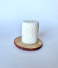 Load image into Gallery viewer, Diamond Pillar Sculpted Candle
